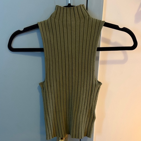 Urban Outfitters Tops - Urban Outfitters Green Ribbed Mock Neck Tank